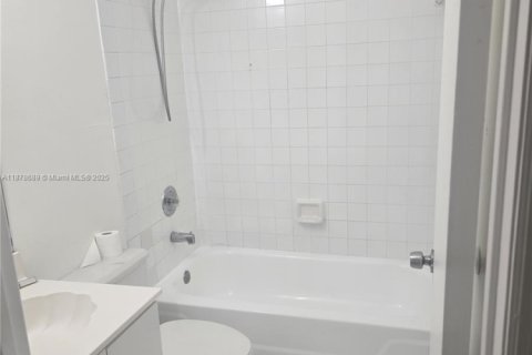 Adosado en venta en Cutler Bay, Florida, 3 dormitorios, 114.18 m2 № 1896197 - foto 13