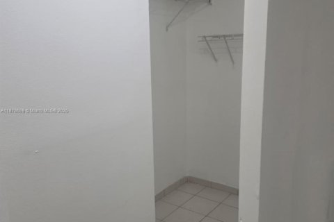 Adosado en venta en Cutler Bay, Florida, 3 dormitorios, 114.18 m2 № 1896197 - foto 11