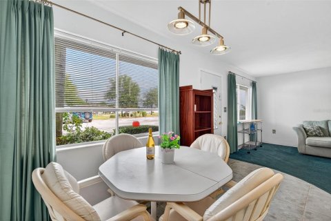 Copropriété à vendre à Seminole, Floride: 2 chambres, 81.2 m2 № 2123034 - photo 2