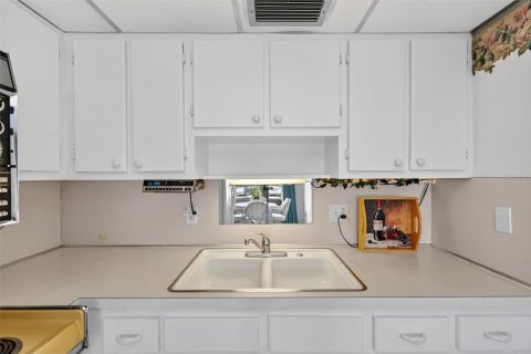 Copropriété à vendre à Seminole, Floride: 2 chambres, 81.2 m2 № 2123034 - photo 6