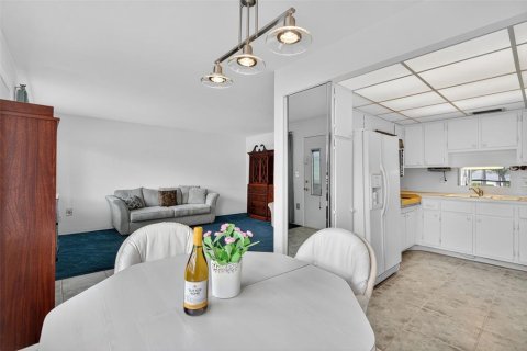 Copropriété à vendre à Seminole, Floride: 2 chambres, 81.2 m2 № 2123034 - photo 4