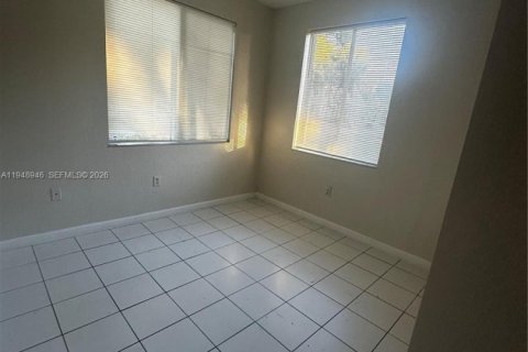 Снять в аренду таунхаус в Хомстед, Флорида 4 спальни, 132.2м2, № 2004719 - фото 17