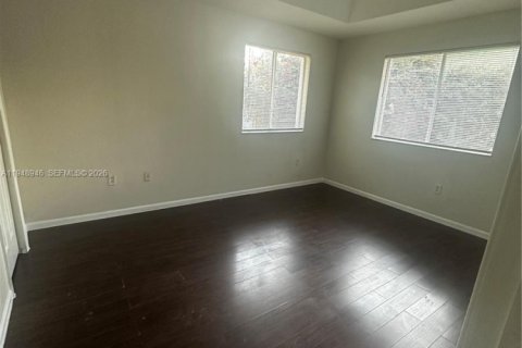 Снять в аренду таунхаус в Хомстед, Флорида 4 спальни, 132.2м2, № 2004719 - фото 28