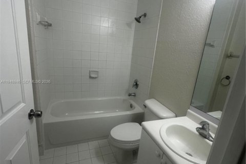 Снять в аренду таунхаус в Хомстед, Флорида 4 спальни, 132.2м2, № 2004719 - фото 15