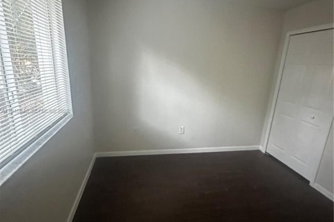 Снять в аренду таунхаус в Хомстед, Флорида 4 спальни, 132.2м2, № 2004719 - фото 25