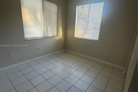 Снять в аренду таунхаус в Хомстед, Флорида 4 спальни, 132.2м2, № 2004719 - фото 18