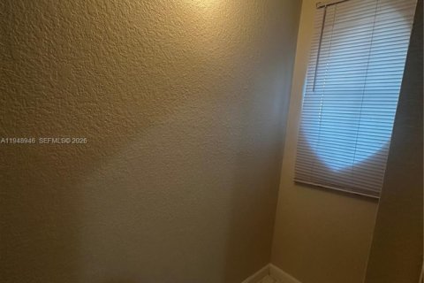 Снять в аренду таунхаус в Хомстед, Флорида 4 спальни, 132.2м2, № 2004719 - фото 19