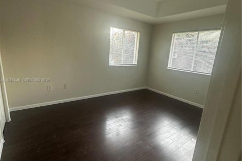 Снять в аренду таунхаус в Хомстед, Флорида 4 спальни, 132.2м2, № 2004719 - фото 29