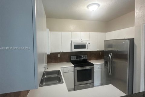 Снять в аренду таунхаус в Хомстед, Флорида 4 спальни, 132.2м2, № 2004719 - фото 12