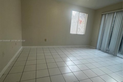 Снять в аренду таунхаус в Хомстед, Флорида 4 спальни, 132.2м2, № 2004719 - фото 4