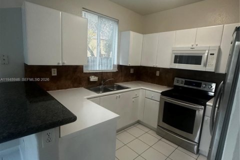 Снять в аренду таунхаус в Хомстед, Флорида 4 спальни, 132.2м2, № 2004719 - фото 14