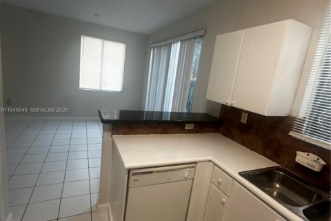 Снять в аренду таунхаус в Хомстед, Флорида 4 спальни, 132.2м2, № 2004719 - фото 10