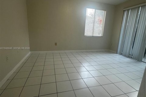 Снять в аренду таунхаус в Хомстед, Флорида 4 спальни, 132.2м2, № 2004719 - фото 3