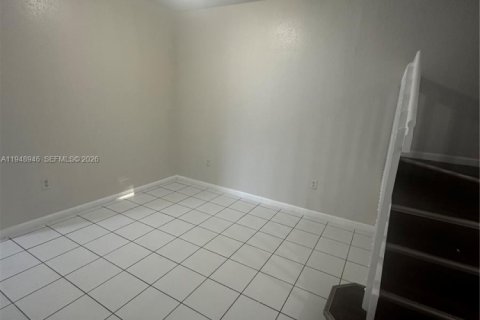 Снять в аренду таунхаус в Хомстед, Флорида 4 спальни, 132.2м2, № 2004719 - фото 6