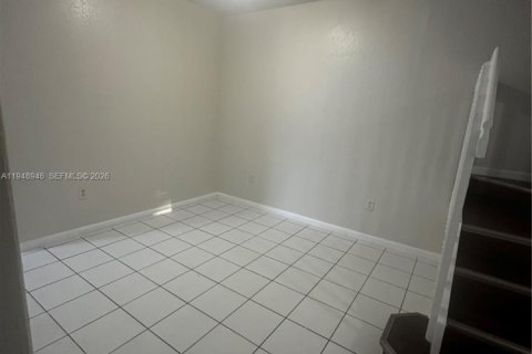 Снять в аренду таунхаус в Хомстед, Флорида 4 спальни, 132.2м2, № 2004719 - фото 7