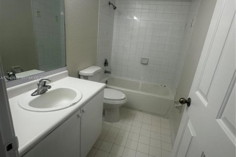 Снять в аренду таунхаус в Хомстед, Флорида 4 спальни, 132.2м2, № 2004719 - фото 30