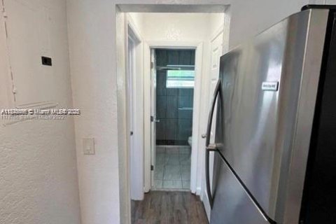 Apartamento en alquiler en Fort Lauderdale, Florida, 1 dormitorio, 236.25 m2 № 1897035 - foto 4