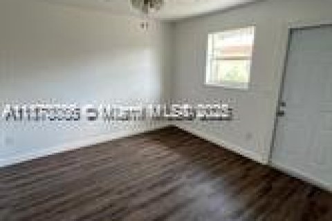 Apartamento en alquiler en Fort Lauderdale, Florida, 1 dormitorio, 236.25 m2 № 1897035 - foto 12