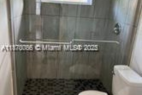 Apartamento en alquiler en Fort Lauderdale, Florida, 1 dormitorio, 236.25 m2 № 1897035 - foto 11