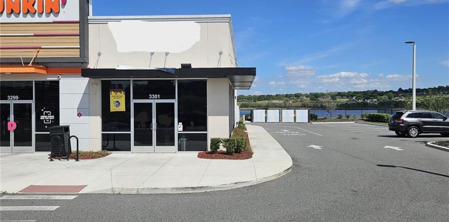 Propiedad comercial en Clermont, Florida 322.19 m2 № 1063970