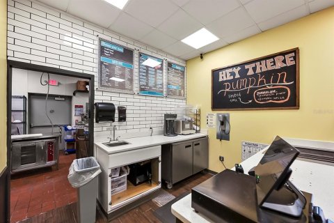 Commercial property in Clermont, Florida 322.19 sq.m. № 1063970 - photo 9