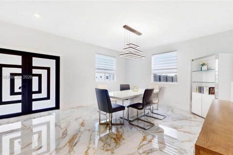 House in Homestead, Florida 5 bedrooms, 321.07 sq.m. № 2063710 - photo 14