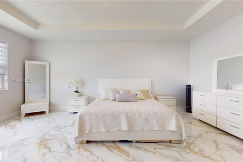 House in Homestead, Florida 5 bedrooms, 321.07 sq.m. № 2063710 - photo 18