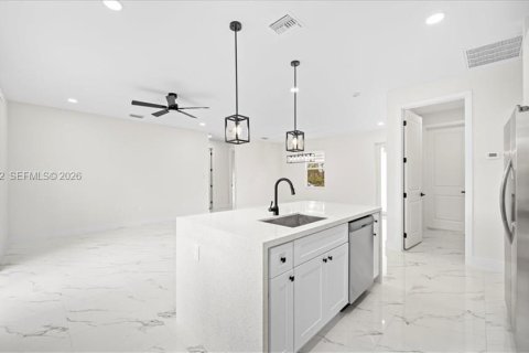 Casa en venta en Lehigh Acres, Florida, 3 dormitorios № 2056016 - foto 20