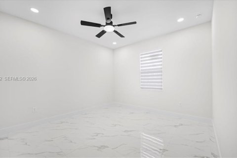 Casa en venta en Lehigh Acres, Florida, 3 dormitorios № 2056016 - foto 30