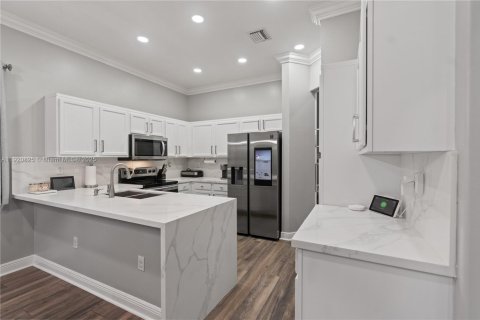 Villa ou maison à vendre à Miramar, Floride: 4 chambres, 193.24 m2 № 1975255 - photo 16