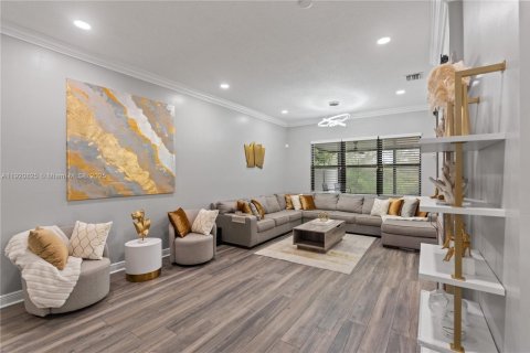 Villa ou maison à vendre à Miramar, Floride: 4 chambres, 193.24 m2 № 1975255 - photo 8