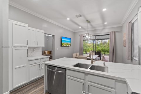 Villa ou maison à vendre à Miramar, Floride: 4 chambres, 193.24 m2 № 1975255 - photo 13