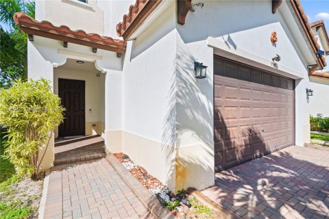 Villa ou maison à vendre à Miramar, Floride: 4 chambres, 193.24 m2 № 1975255 - photo 4