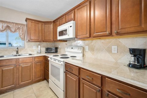Copropriété à vendre à Daytona Beach, Floride: 2 chambres, 79.9 m2 № 1545798 - photo 7