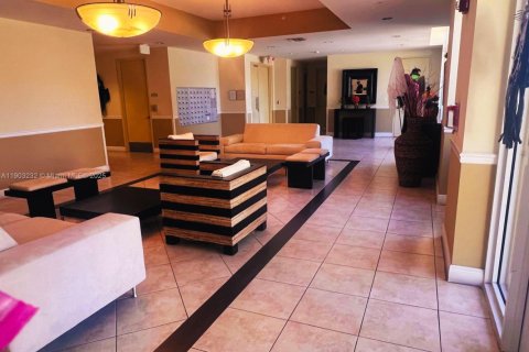 Copropriété à louer à Miami, Floride: 2 chambres, 120.4 m2 № 2013762 - photo 5