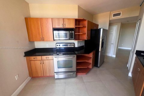 Copropriété à louer à Miami, Floride: 2 chambres, 120.4 m2 № 2013762 - photo 14
