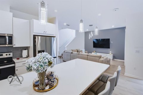 Villa ou maison à vendre à Orlando, Floride: 3 chambres, 194.17 m2 № 2422736 - photo 12