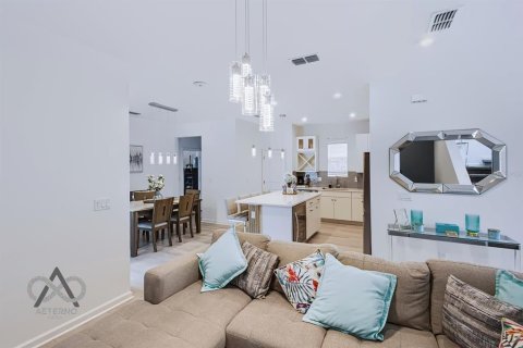 Villa ou maison à vendre à Orlando, Floride: 3 chambres, 194.17 m2 № 2422736 - photo 9