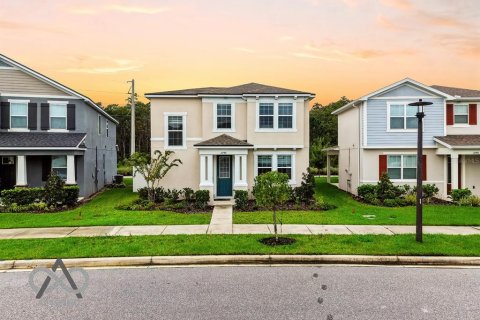 Villa ou maison à vendre à Orlando, Floride: 3 chambres, 194.17 m2 № 2422736 - photo 2