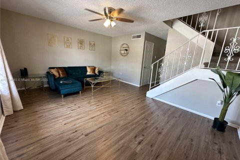 Copropriété à louer à Orlando, Floride: 2 chambres, 104.79 m2 № 1970123 - photo 4