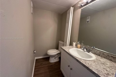 Copropriété à louer à Orlando, Floride: 2 chambres, 104.79 m2 № 1970123 - photo 17