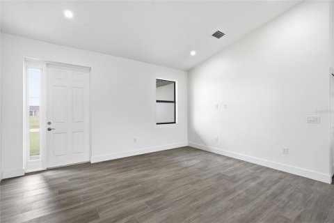 Villa ou maison à vendre à Cape Coral, Floride: 4 chambres, 153.94 m2 № 2398684 - photo 5