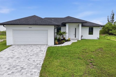 Villa ou maison à Cape Coral, Floride 4 chambres, 153.94 m2 № 2398684