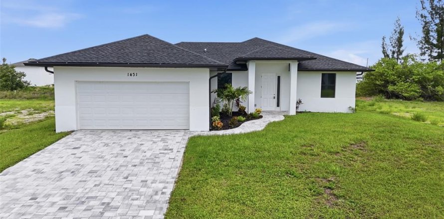 Villa ou maison à Cape Coral, Floride 4 chambres, 153.94 m2 № 2398684