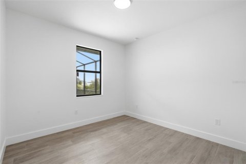 Villa ou maison à vendre à Cape Coral, Floride: 4 chambres, 153.94 m2 № 2398684 - photo 24