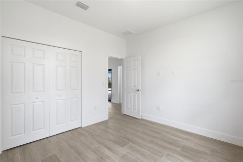 Villa ou maison à vendre à Cape Coral, Floride: 4 chambres, 153.94 m2 № 2398684 - photo 23