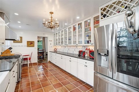 Casa en venta en Miami Beach, Florida, 8 dormitorios, 404.87 m2 № 2019271 - foto 27