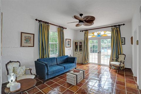 Casa en venta en Miami Beach, Florida, 8 dormitorios, 404.87 m2 № 2019271 - foto 16