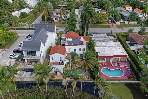 Casa en venta en Miami Beach, Florida, 8 dormitorios, 404.87 m2 № 2019271 - foto 7