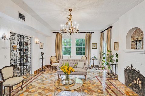 Casa en venta en Miami Beach, Florida, 8 dormitorios, 404.87 m2 № 2019271 - foto 10